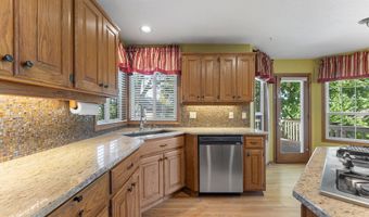 16808 NW YORKTOWN Dr, Beaverton, OR 97006