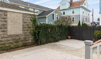 11 Ann St, Newport, RI 02840