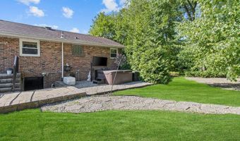 687 Hopping Rd, Belford, NJ 07718