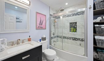 118 Poplar St, Bangor, ME 04401
