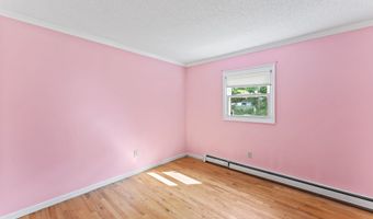 26 Harbor Ridge Rd, Danbury, CT 06811