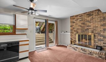 640 Ash St, Algonquin, IL 60102