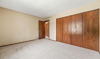 1088 Whitney Dr, Apple Valley, MN 55124