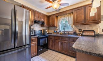 14 Hotchkiss Dr, Bristol, CT 06010
