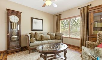 1609 S Locust Ave, Brandon, SD 57005
