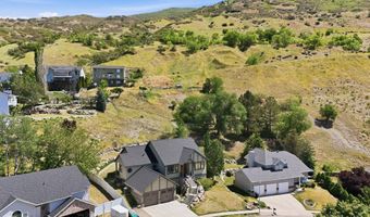 223 E 2050 N, Centerville, UT 84014