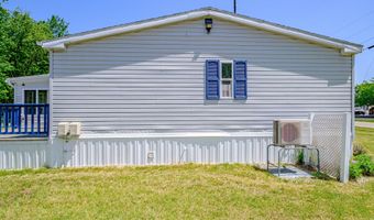 2 Windsor Dr, Alfred, ME 04002