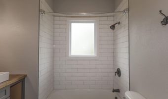 703 Johnson Ave, Ava, MO 65608