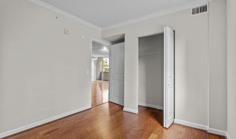 880 N POLLARD St N 224, Arlington, VA 22203