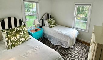 140 Renfrew Ave, Middletown, RI 02842