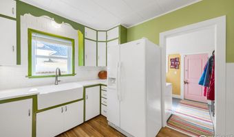927 5th St, Berthoud, CO 80513