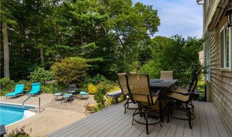 364 Orchard Woods Dr, North Kingstown, RI 02874