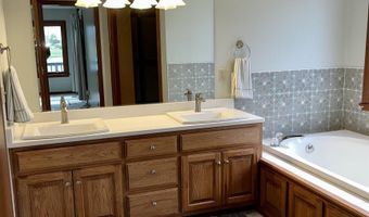 3563 Franklin Dr, Auburn, IN 46706