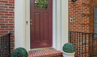2317 S QUEEN St, Arlington, VA 22202
