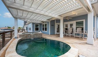 702 S BAY St, Aransas Pass, TX 78336