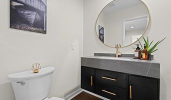2208 Applewood Ct, Ann Arbor, MI 48103