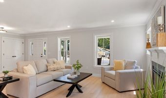 42 Hillside Ave, Bedford, MA 01730