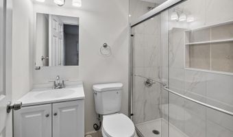 7400 LAKEVIEW Dr #N203, Bethesda, MD 20817