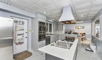 28 Tudor Rd, Albany, NY 12203