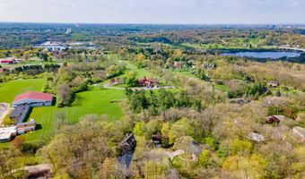 3949 Waldenwood Dr, Ann Arbor, MI 48105