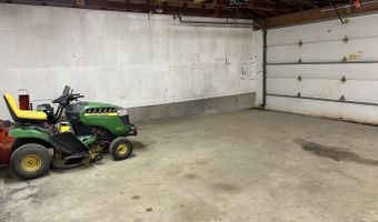 40231 N Dell Dr, Antioch, IL 60002