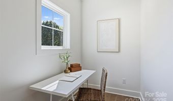 1421 Winston Dr, Charlotte, NC 28205