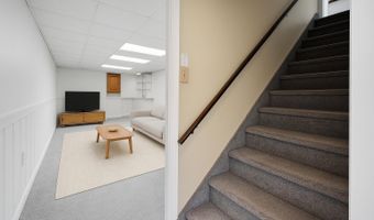 4 Westminster Dr, Annandale, NJ 08801