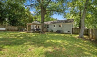 3839 Woodleaf Rd, Charlotte, NC 28205