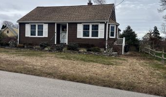 28 Bayberry Ln, Groton, CT 06340