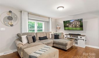 1914 Bonnie Ln, Charlotte, NC 28213