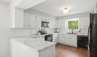 501 Oak Leaf Manor Ct, Ballwin, MO 63021