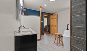 164 Stagecoach Rd, Barrington, NH 03825