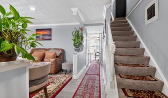8307 PONDSIDE Ter, Alexandria, VA 22309