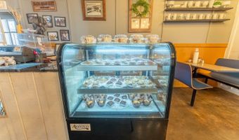 14 Court Sq, Alton, MO 65606