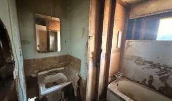 14055 Walnut, Armona, CA 93202
