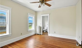 1 Arnold Ave, Newport, RI 02840