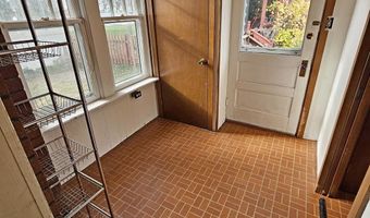 320 S 9TH St, Akron, PA 17501