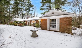11 Strawberry Hill Rd, Bedford, NH 03110