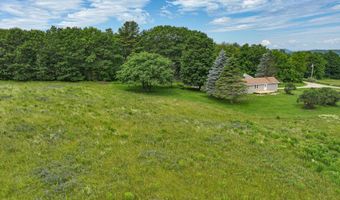 34 Cricket Ln, Sebago, ME 04029