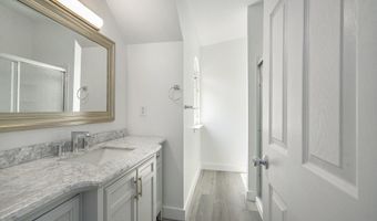 1366 N Bay Dr, Ann Arbor, MI 48103