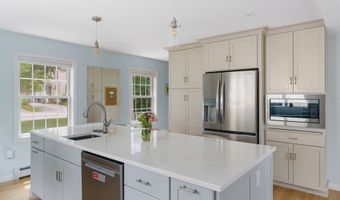 211 Oak St, Bath, ME 04530