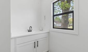 611 3rd St NW, Austin, MN 55912