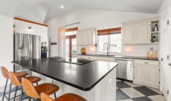 62 Hooksett Rd, Auburn, NH 03032