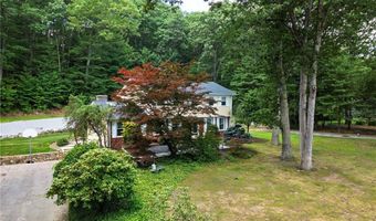 2 Elizabeth Ann Dr, Johnston, RI 02919