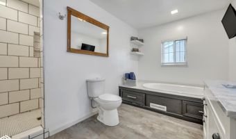 497 Rohr St, Arnolds Park, IA 51331