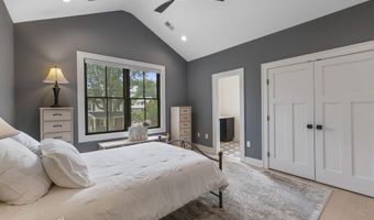 414 N MONROE St, Arlington, VA 22201