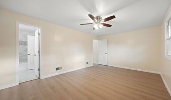 738 W BIRCHTREE Ln, Claymont, DE 19703