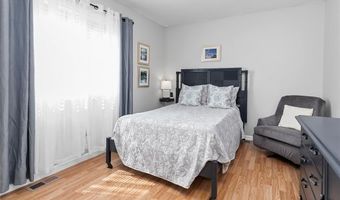 420 Echo Hill Dr, Ballwin, MO 63021