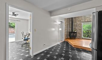 404 Applestone Dr, Ballwin, MO 63021