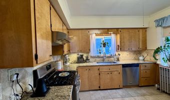 104 7th St, Bangor, ME 04401